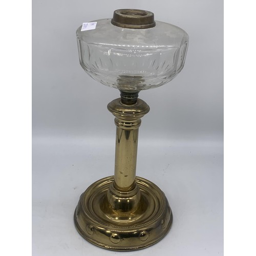 765 - BRASS PILLARED OIL LAMP WITH CLEAR GLASS BOWL