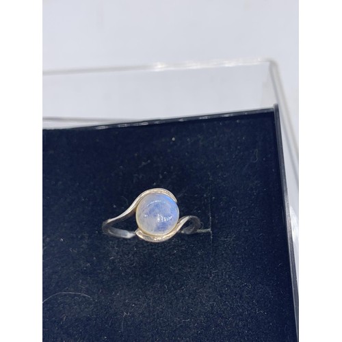 204 - SILVER AND MOONSTONE RING