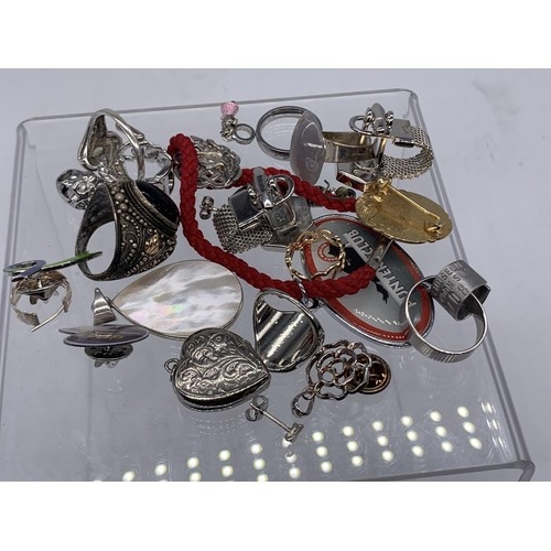 239 - A BAG OF MIXED JEWELLERY TO INCLUDE SILVER AND CUFFLINKS ETC