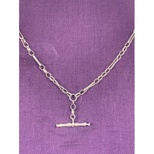 260 - A SILVER LOOP NECKLACE WITH T BAR