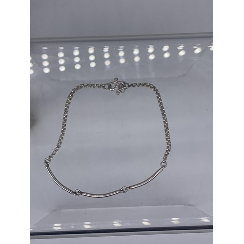 263 - AN UNUSUAL SILVER BRACELET