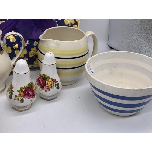 20 - SMALL TABLE LOT TO INCLUDE CORNISH WARE