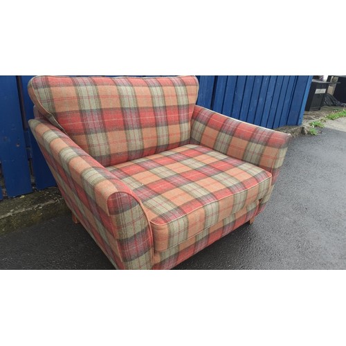 115 - A 2 SEATER TARTAN SETTEE