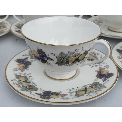 128 - A 40 PIECE RAVENNA TEA SERVICE BY ROYAL DOULTON