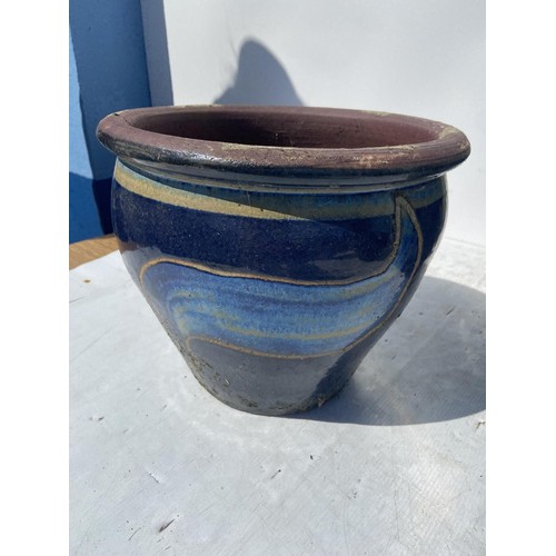 66 - A SET OF 3 GRADUATED PLANTERS