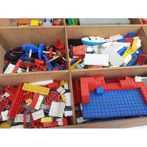 173 - A LARGE BOX OF OLD ORIGINAL LEGO