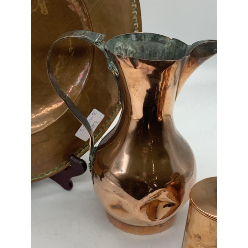 196 - AN ASSORTED LOT OF ANTIQUE COPPER TO INCLUDE EWER  BEER MUG TRAY ETC