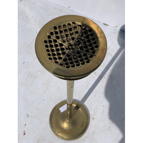 286 - A BRASS SMOKERS STAND