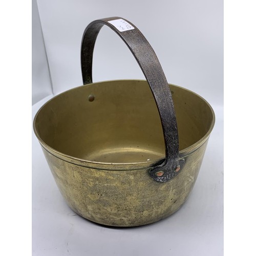 446 - BRASS PRESERVE PAN 11in Dia