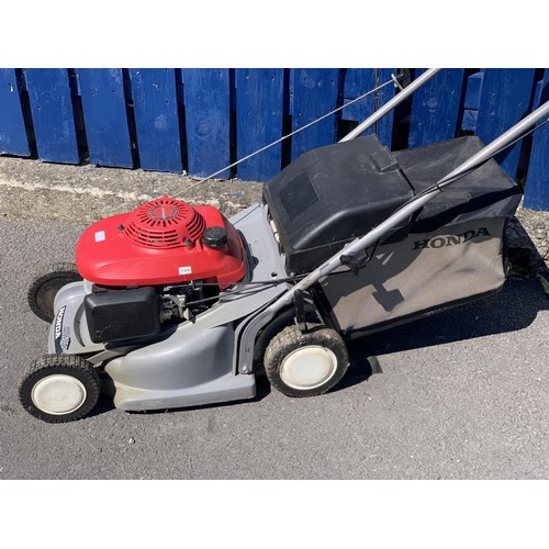 461 - A HONDA PETROL MOWER pwo