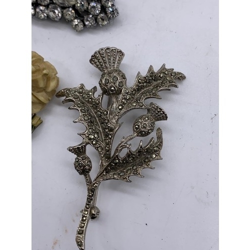 533 - 4 COLLECTABLE BROOCH