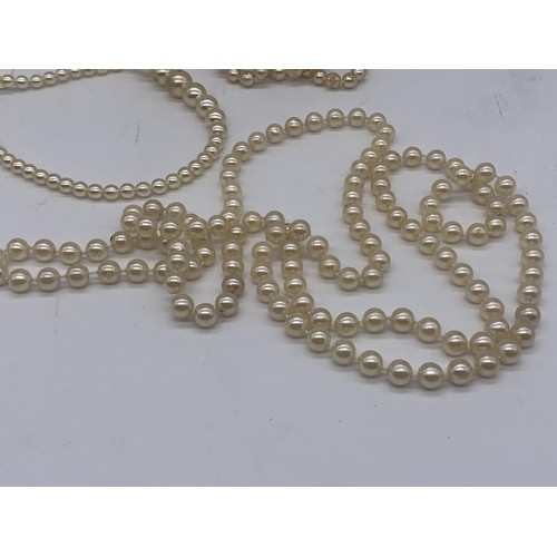 535 - A QUANTITY OF PEARL NECKLACE