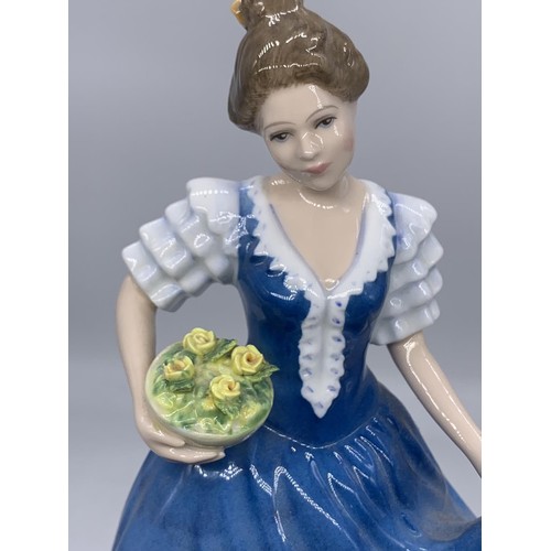 541 - ROYAL DOULTRON FIGURENE HELEN HN3601 8in Tall