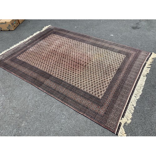 559 - A QUALITY AFGAN RUG IN EXCELLENT CONDITION COMPLETE WITH CERTIFICATE