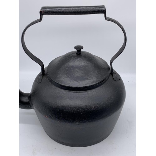 589 - A LARGE CAST KETTLE 13