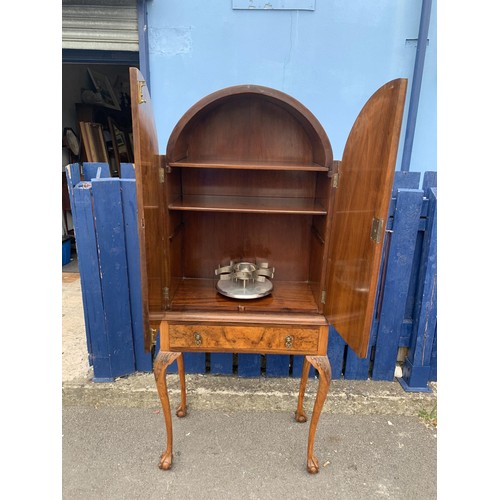 601 - A ORIGINAL BEUTIFUL DECO WALNUT DRINKS CABINET ON SINGLE DRAWERED BASE WITH BLAW & CLAW FOOT WITH RE... 