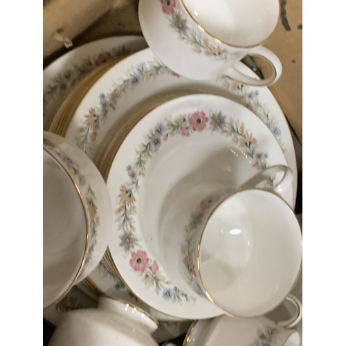 372 - A PART DINNER SERVICE BY PARAGON