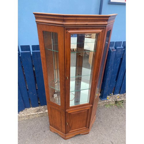 19 - CHERRYWOOD DISPLAY CABINET