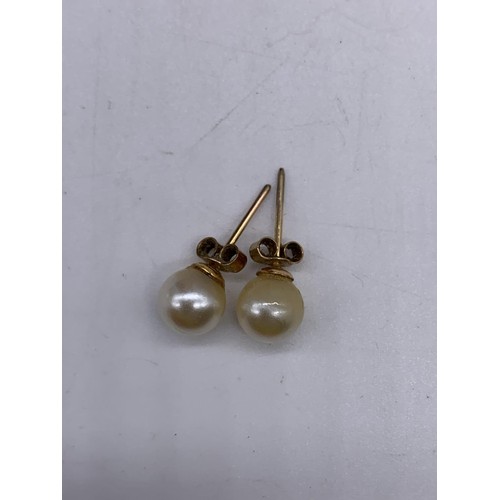 613 - A PAIR OF 9ct PEARL EARRINGS