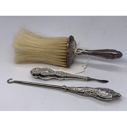 616 - SILVER HANDLED BRUSH ANS 2X SILVER HANDLED MANICURE ITEMS