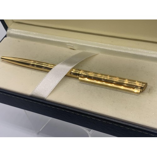 620 - A CASED DUNHILL PEN