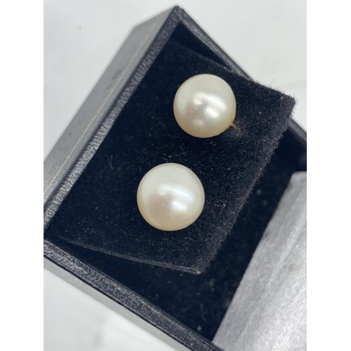 638 - 9ct GOLD PEARL EARRINGS