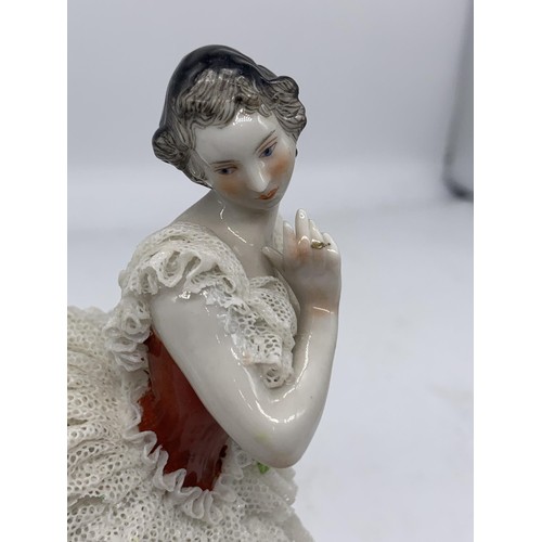 748 - AN EARLY CAPODIMONTE BALLERINA 7