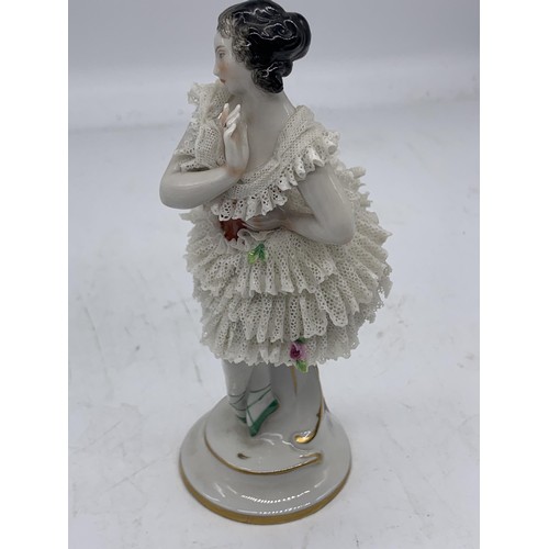 748 - AN EARLY CAPODIMONTE BALLERINA 7