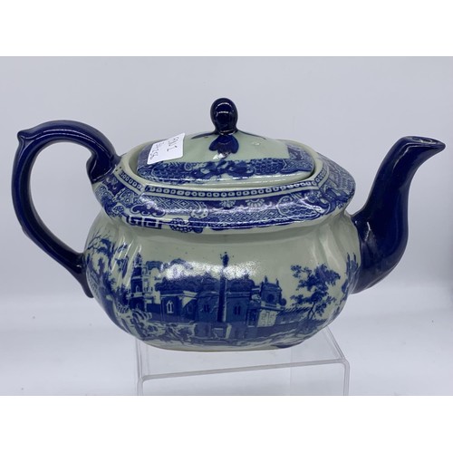 799 - B+W IRONSTONE TEAPOT