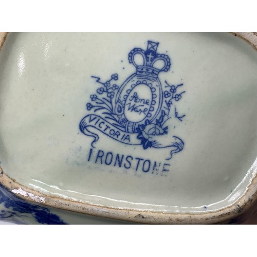 799 - B+W IRONSTONE TEAPOT