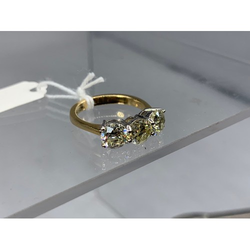 651 - THREE STONE DIAMOND RING APPROX 3ct IN WHITE CLAW MOUNT ON 18ct YELLOW GOLD SHANK 5g K/L CLARITY SIZ... 