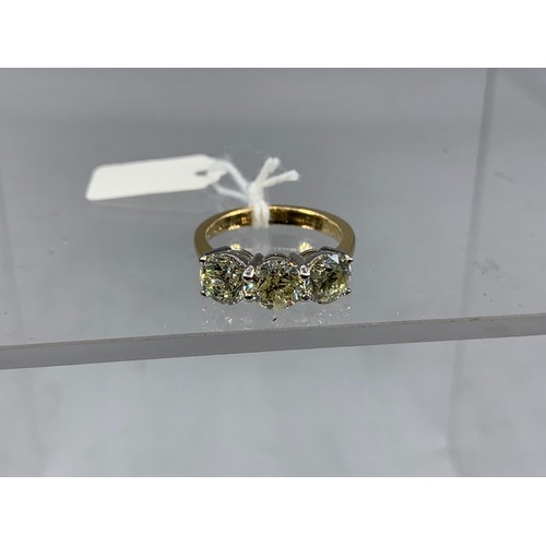 651 - THREE STONE DIAMOND RING APPROX 3ct IN WHITE CLAW MOUNT ON 18ct YELLOW GOLD SHANK 5g K/L CLARITY SIZ... 