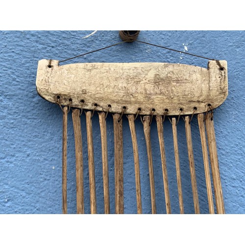 662 - 19c AFRICAN BONE WIND CHIMES