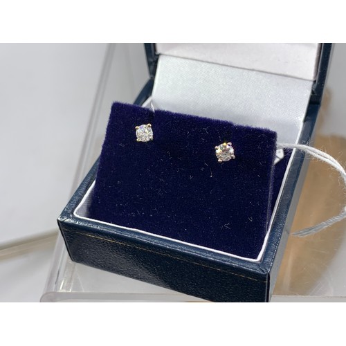 674 - DIAMOND STUD EARRINGS CLAW SETTING ON SCREW STEMS DIAMOND 0.4CTS ALL IN 18ct WHITE GOLD