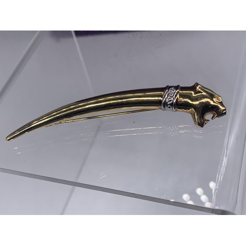 676 - A STUNNING 9ct GOLD (4.6grms) JAGUAR BROOCH