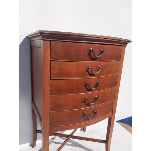 687 - A VICTORIAN MAHOGANY MUSIC CHEST OF 5 DRAWERS