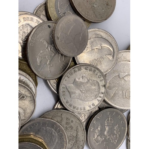 718 - A BOX OF MIXED COINS IN A WHITE BOX