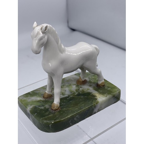 732 - PORC WHITE HORSE ON CONAMARRA MARBLE BASE 3in Tall