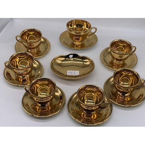 358 - 15 PIECE ROYAL WINTON LUSTRE SERVICE