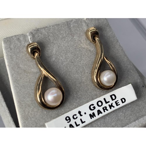 655A - BEAUTIFUL 9ct DROP PEARL EARRINGS 4.1G