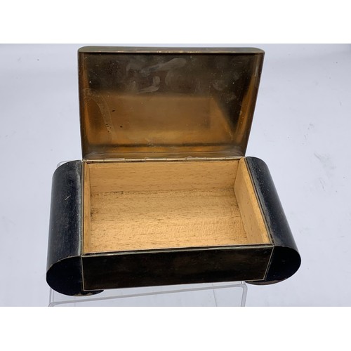 793 - A VINTAGE TABLE TOP CIGARETTE CASE