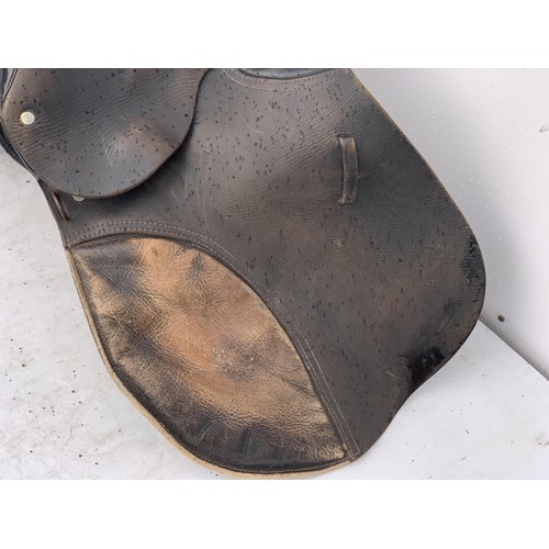 530A - A LEATHER HORSE SADDLE