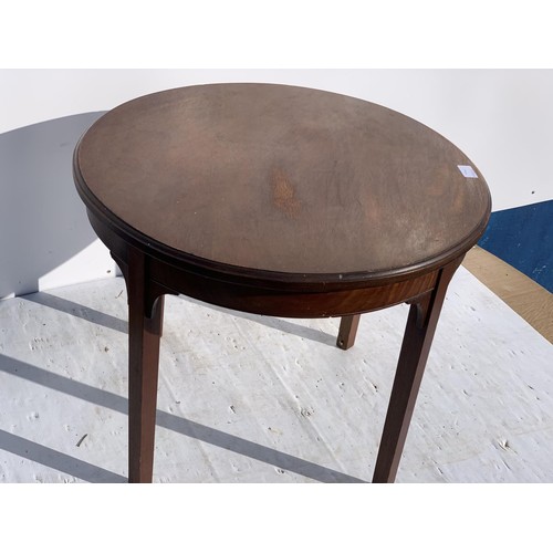 19 - CIRCURLAR ROUND MAHOGANY TABLE