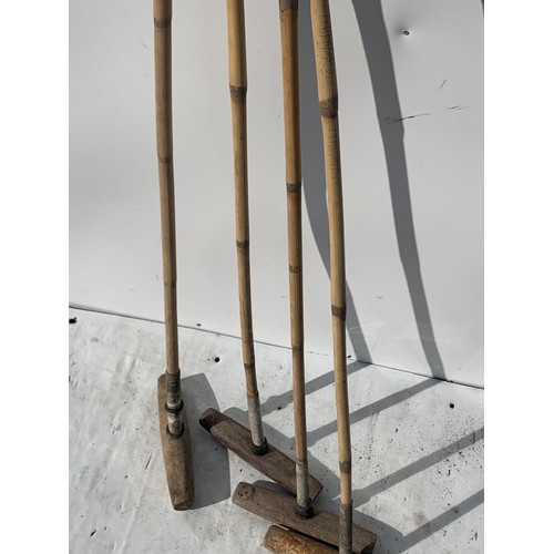 42 - 4 VINTAGE POLO  STICKS