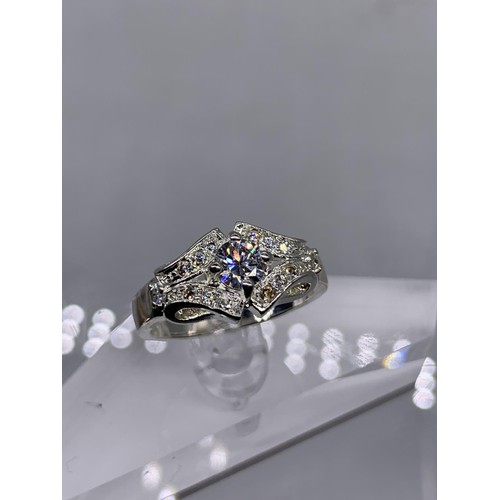 202 - SILVER DESIGNER STYLE SOLITAIRE RING