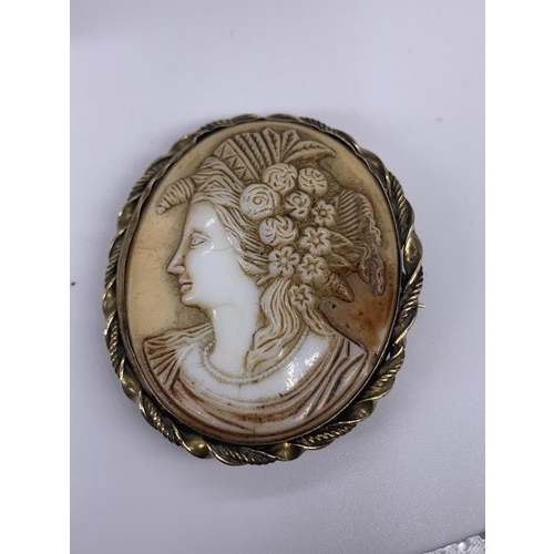 244 - AN ANTIQUE VICTORIAN CAMEO WITH YELLOW METAL MOUNT