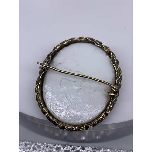 244 - AN ANTIQUE VICTORIAN CAMEO WITH YELLOW METAL MOUNT