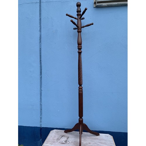 76 - A MAHOGANY HALL TREE WITH TWIST COLUMN