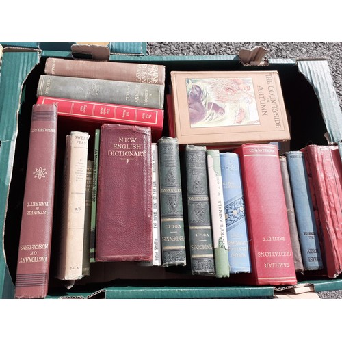 31 - A QUANTITY OF ASSORTED BOOKS