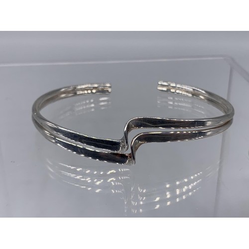 261 - SILVER TWIN BANGLE